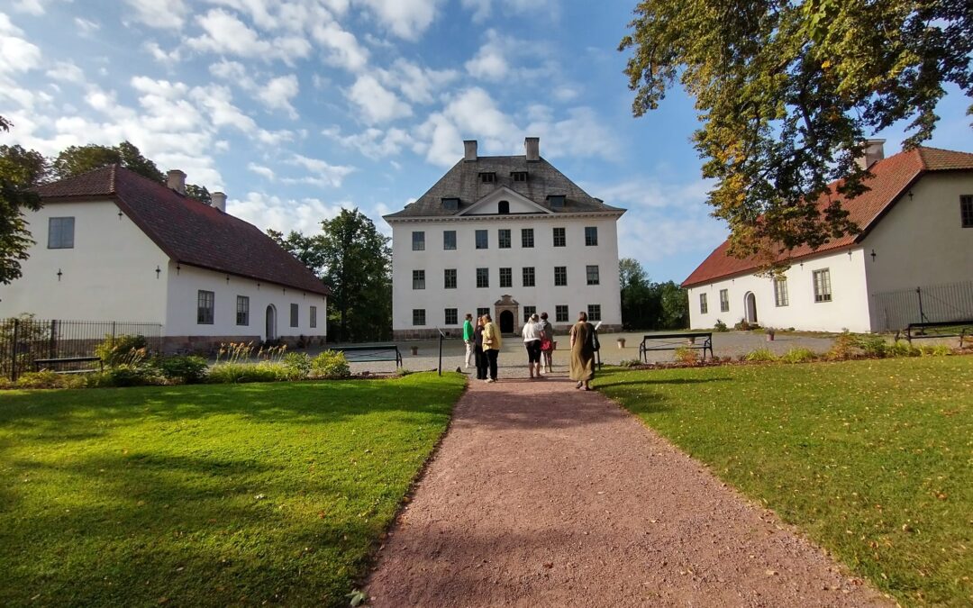 HMN: Helsingin Maanpuolustusnaiset Marskin jalanjäljillä Askaisissa