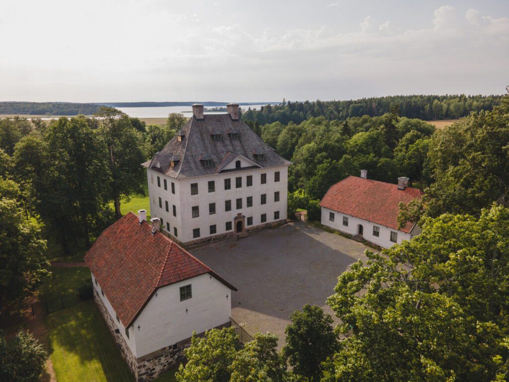 Espoon MN: Retki Louhisaaren kartanolinnaan 23.8.25