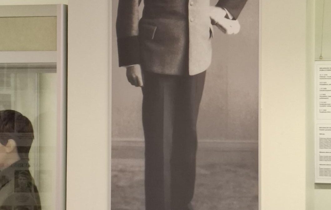 Helsingin MN: Kaukokatseinen Mannerheim-elokuva Suojeluskuntatalolla 2.10.