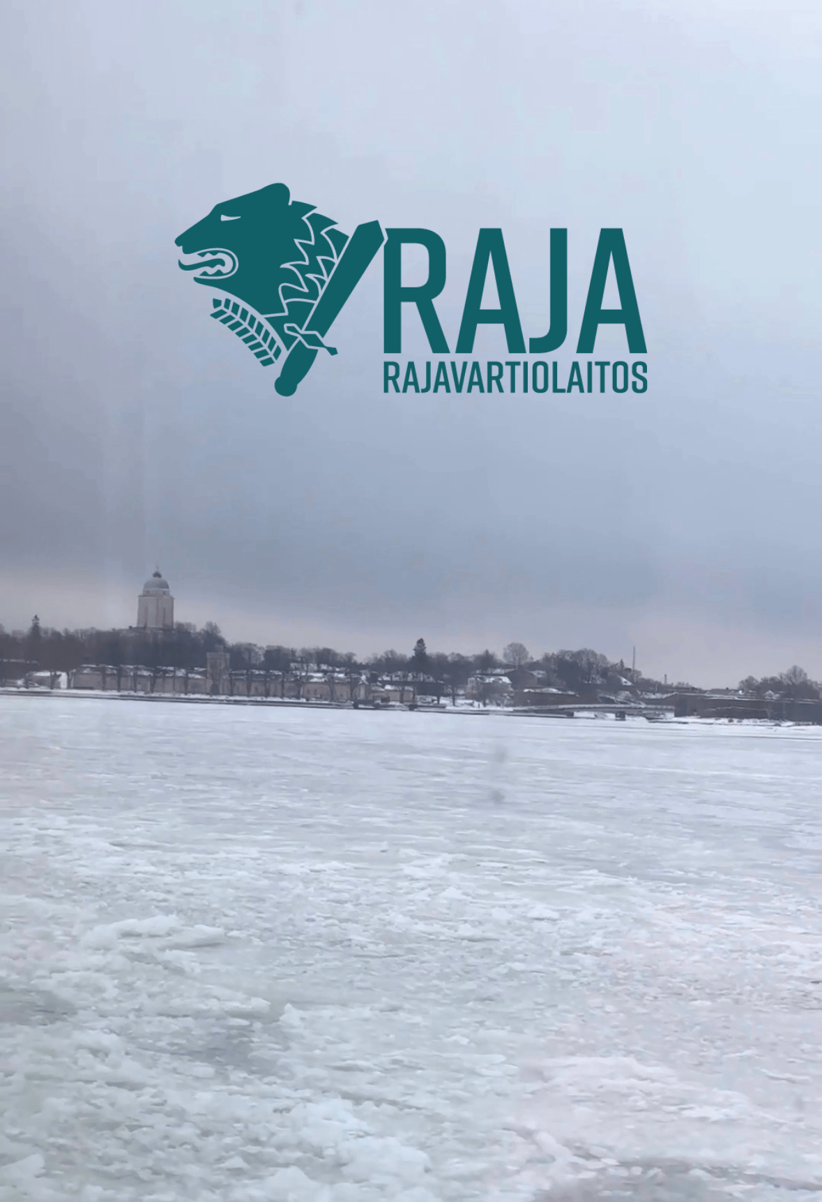 Suomenlinna mereltä käsin ja Rajavartiolaitoksen logo