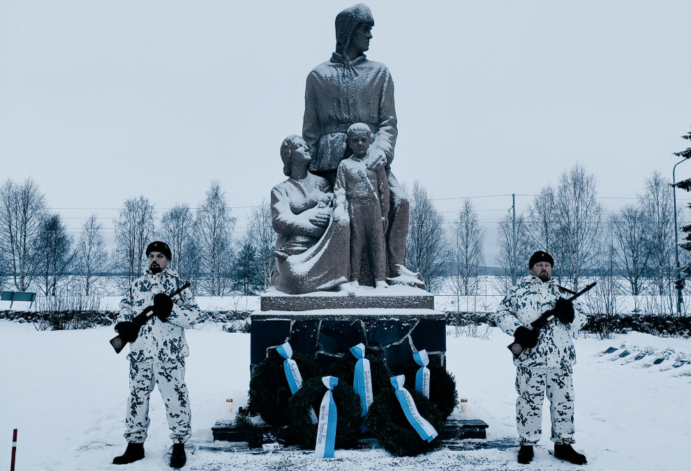 Napapiirin MPN:n jäsenet kunnioittivat Suomen itsenäisyyttä usealla paikkakunnalla Lapissa 6.12.2025